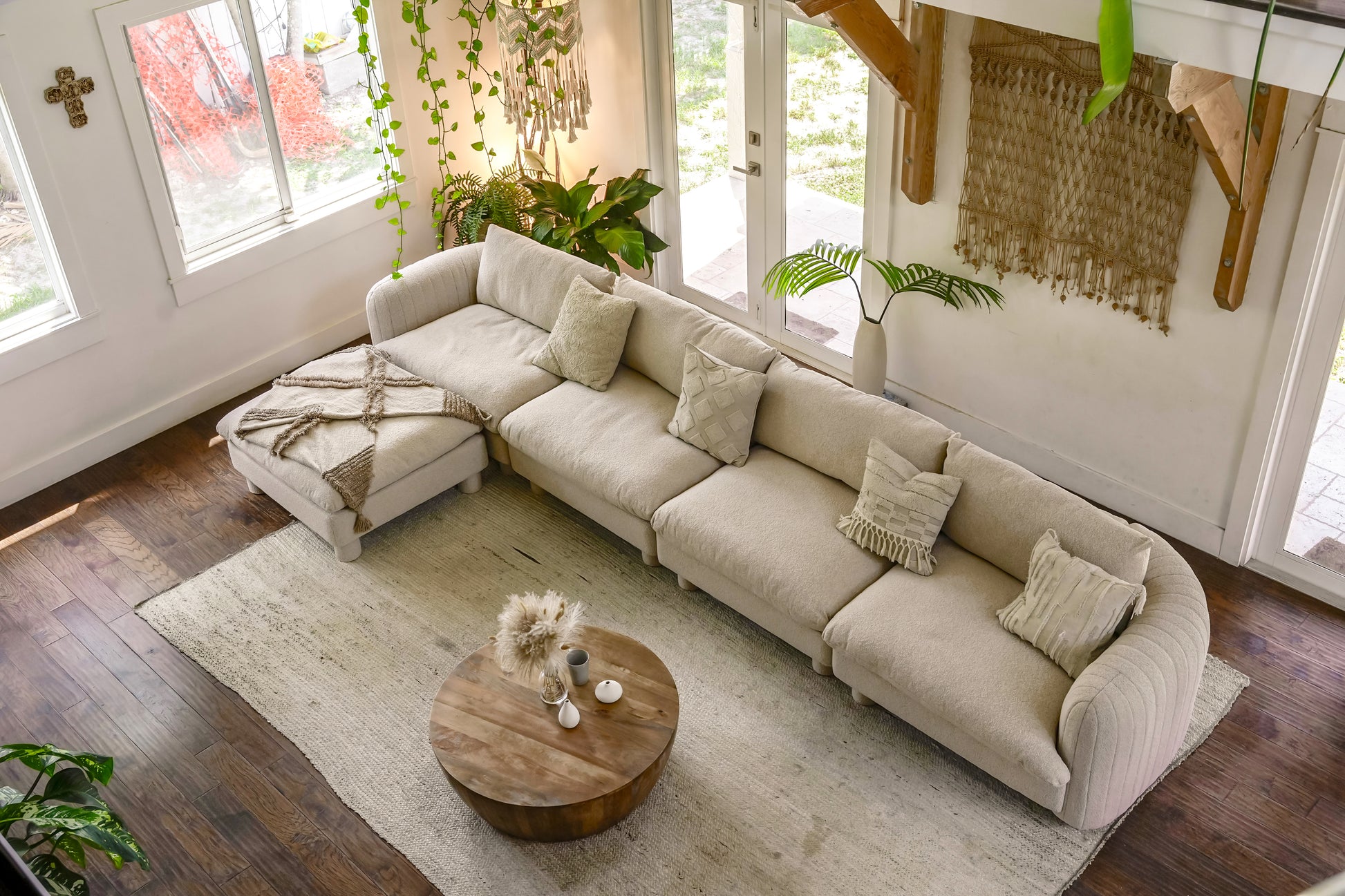 The Bayshore 5 seater sectional in modern living room

