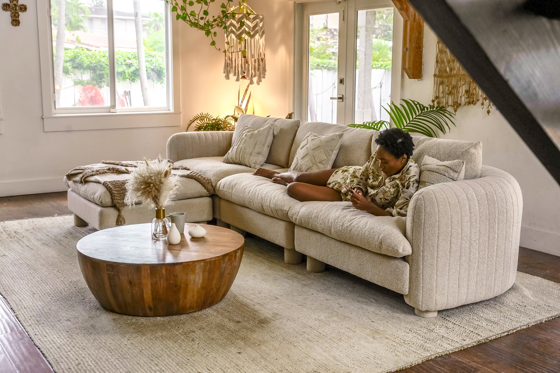 The Bayshore 5 seater sectional in modern living room

